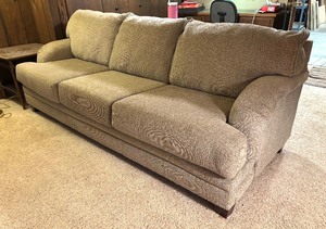 lot 7 image: Nice Neutral Sofa  Couch