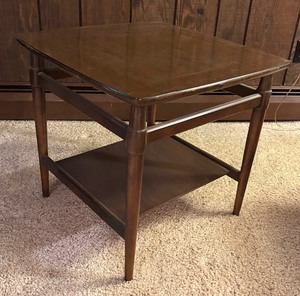 lot 112 image: Gorgeous Mid Century Accent Table
