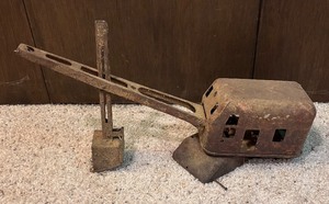 lot 113 image: Antique Pressed Steel Toy Crane