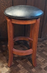 lot 163 image: Beautiful Barstool