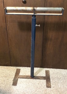 lot 203 image: Adjustable Roller Stand