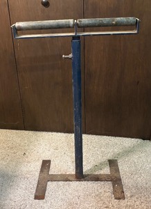 lot 217 image: Roller Stand