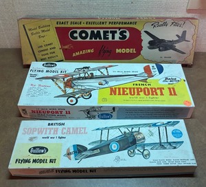 lot 220 image: Vintage Comets Amazing Flying Airplane, Guillows Airplane and Guillows British Sopwith Camel Model Kits