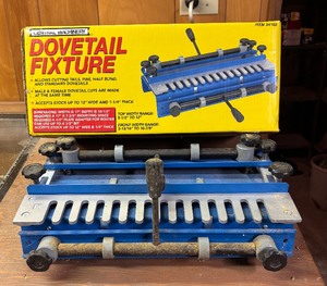 lot 225 image: Central Machinery Dovetail Fixture Model 34102
