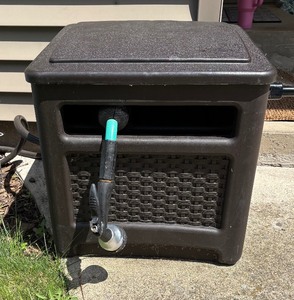 lot 232 image: Suncast Garden Hose Box
