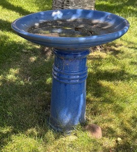 lot 235 image: Lovely Blue Bird Bath