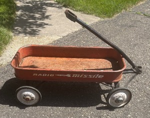 lot 242 image: Vintage Radio Missle Wagon
