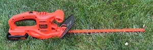 lot 287 image: Black and Decker Trimmer Model LHT218