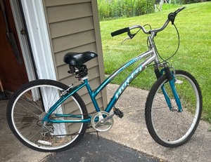 lot 291 image: Huffy Avenue Bicycle with Air Ride Comfort Shocks