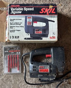 lot 295 image: Skil Variable Speed Jigsaw Model 4235