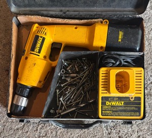 lot 297 image: Dewalt Versa Clutch Cordless Drill Model DW945