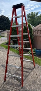 lot 324 image: Extra Heavy Duty 8 Foot Keller Ladder Model 978