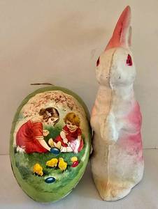 lot 247 image: Vintage Cardboard Paper Mache Easter Set