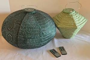 lot 253 image: Unique Paper Lantern LUMIZ IndoorOutdoor Lights