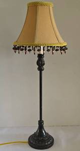 lot 312 image: Lovely Table Lamp with Beaded Shade