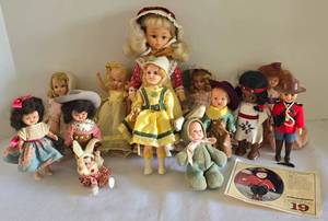lot 315 image: Vintage Doll Selection