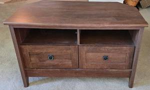 lot 343 image: Versatile Television Stand