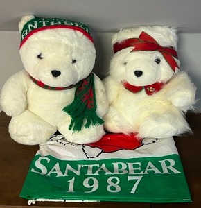 lot 80 image: Vintage 1986 and 1987 Santa Bears and Original Bag