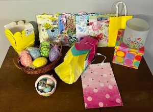 lot 125 image: Fun Easter Collection of Decor, Gift Bags and More