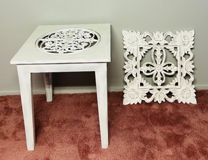 lot 66 image: Pretty White Petite Table and Wall Hanging
