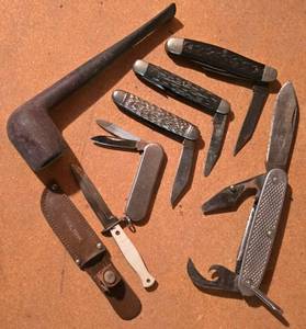lot 354 image: Vintage Pocket Knife & Tobacco Pipe Grouping