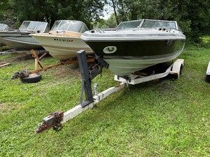 lot 5 image: 1986 Crestliner Rampage Boat and Trailer