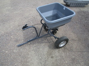 lot 16 image: Fertilizer Spreader