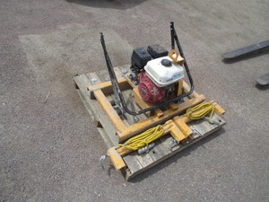 lot 19 image: Concrete Screed