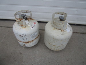 lot 22 image: (2) Propane Tanks