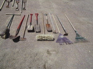lot 31 image: Misc Hand Tools