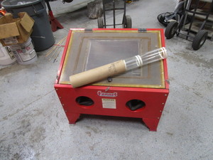 lot 32 image: Bench Top Sandblast Cabinet 30x20x26
