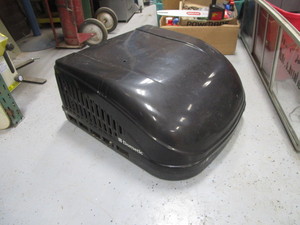 lot 36 image: Dometic RV Roof AC