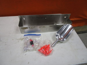 lot 48 image: Bar Tray, Ice Scoop, Liquor MeasuringPour Nozzles