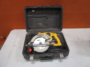 lot 82 image: DeWalt Circular Saw