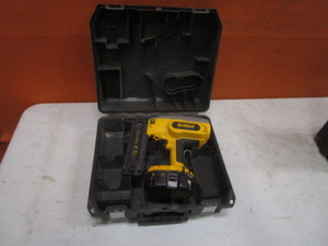 lot 84 image: DeWalt 18v 18ga Brad Nailer