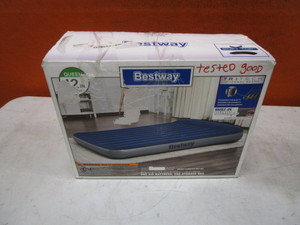 lot 119 image: 12 Queen Size Air Mattress wPump