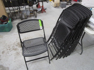 lot 317 image: (7) Folding Patio Chairs