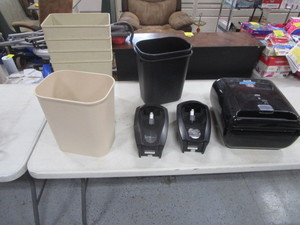 lot 321 image: Trash Cans, Soap Dispensers, Paper Towel Dispenser