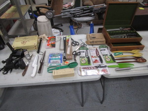 lot 326 image: Lot of Misc Items (see pics)