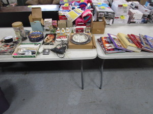 lot 327 image: Lot of Misc Items (see pics)