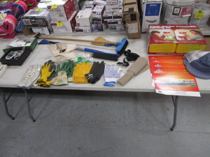 lot 329 image: Lot of Misc Items (see pics)