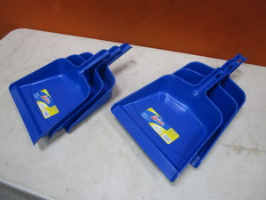 lot 443 image: (6) Dust Pans