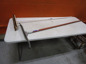 lot 447 image: Squeegee & BrushSqueegee