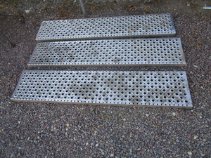 lot 469 image: (3) Alum Step Plates 12 12x5x1 34