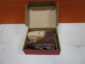 lot 77-L image: Redwing Work Boots size 9.5 E
