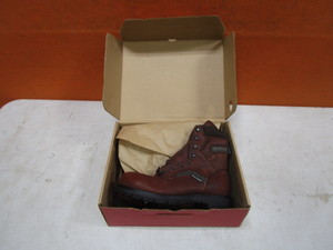 lot 77-M image: Redwing Work Boots size 9.5 EE