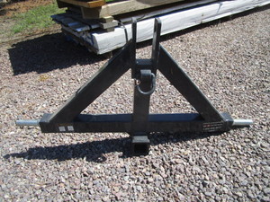 lot 4-C image: Wolverine 3 Point Receiver Hitch