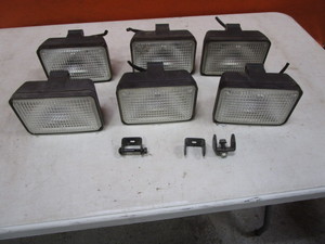 lot 4-F image: (6) 21v Lights