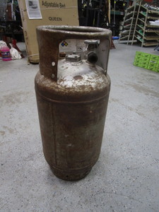 lot 7-E image: Forklift Propane Tank