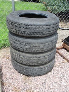lot 7-F image: (4) ST22575R15 Trailer Tires